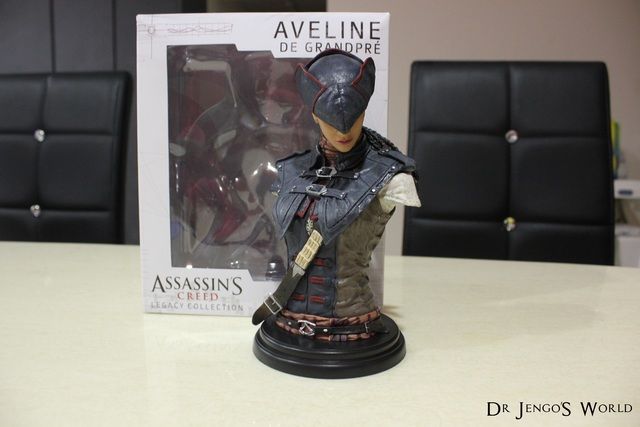 assassin's creed aveline statue