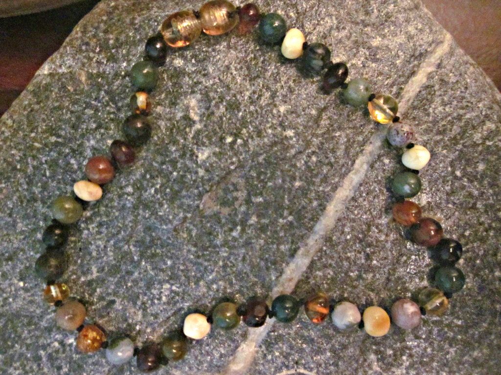 Baltic amber/healing stone Mama bracelet
