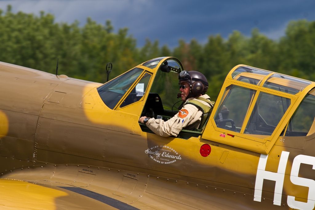 IMAGE: http://i1148.photobucket.com/albums/o576/ripcard/Wings%20Over%20Gatineau%202012/WingsOverGatineau2012Select_00043.jpg